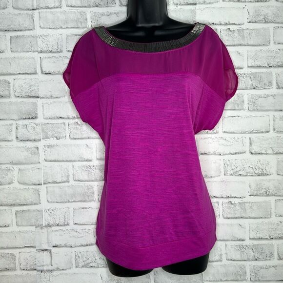 AGB Fuchsia Embellished Top Shirt Blouse Size Medium - Picture 1 of 4